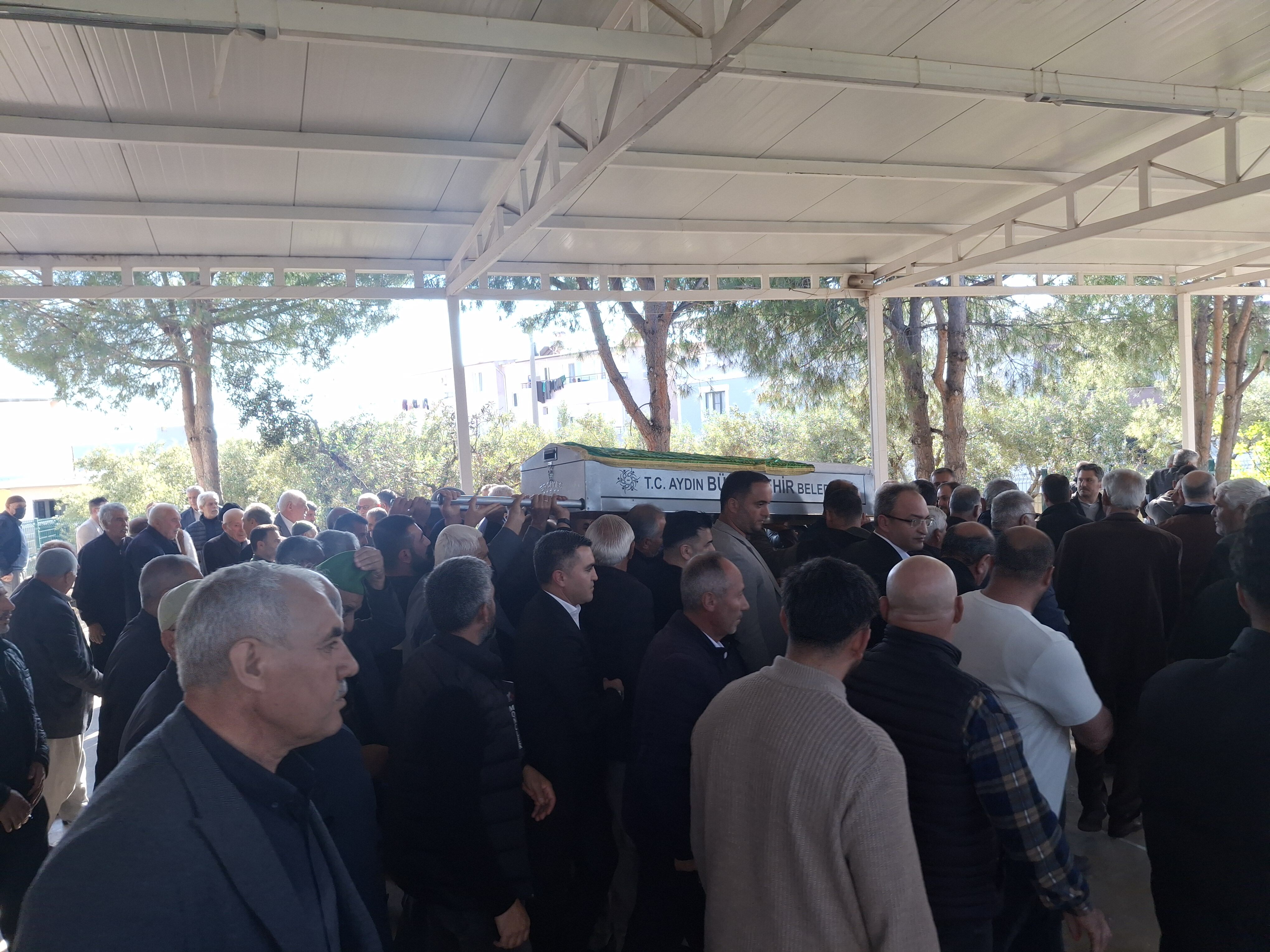 Didimli Gazetecinin Annesi Topraga Verildi 651168 277561233C9B17121Db27Dbba8B4C018