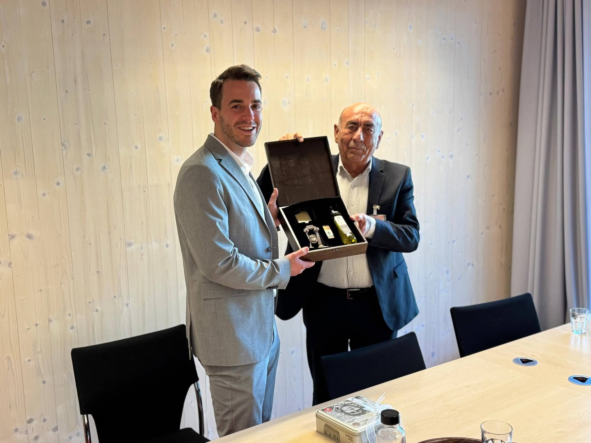 Dto Berlinde Almanya Parlamentosunda Temaslarda Bulundu 645860 8B7A90Acb3711A4850D109C11E7D5Eb4