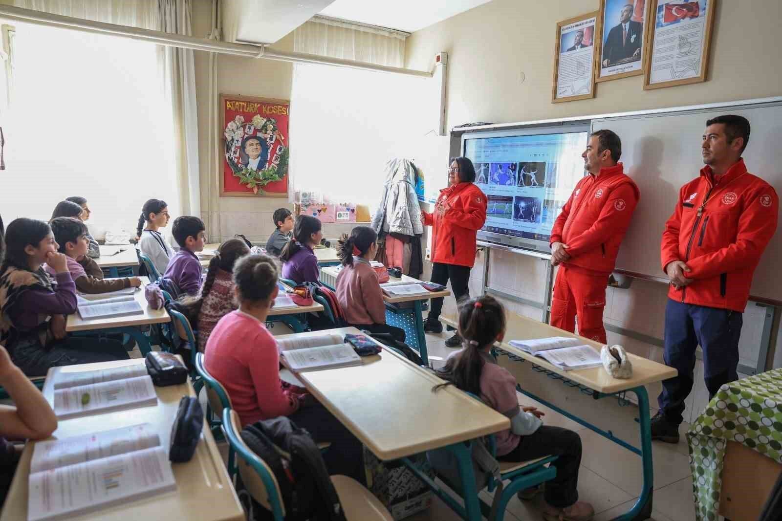 Efeler Belediyesinden Miniklere Afet Egitimi D77B9E9Bc78Df6920678Bf8C22A815Be