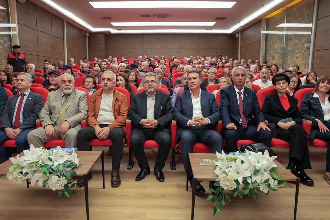 Efelerde Donum Noktasinda Cumhuriyet Konusuldu 2Ecf672F9Ef56686506Aa2A07114313D