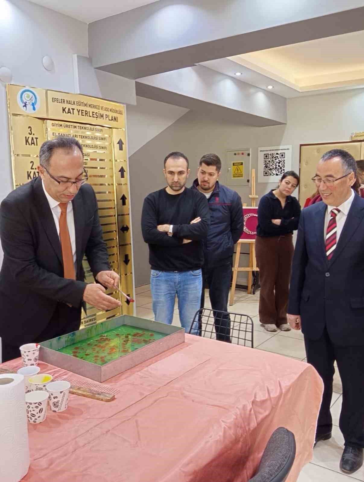 Efelerde Kutlu Dogum Haftasi Sergisi Acildi 746F095370101Dc59Caf2D940A5B81D6