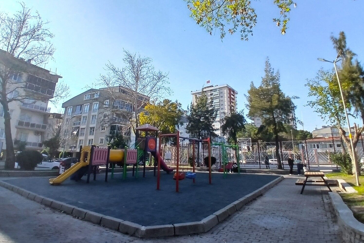 Efelerin Parklari Yenileniyor 06777E0Fb7D37929De585Bd816661A18