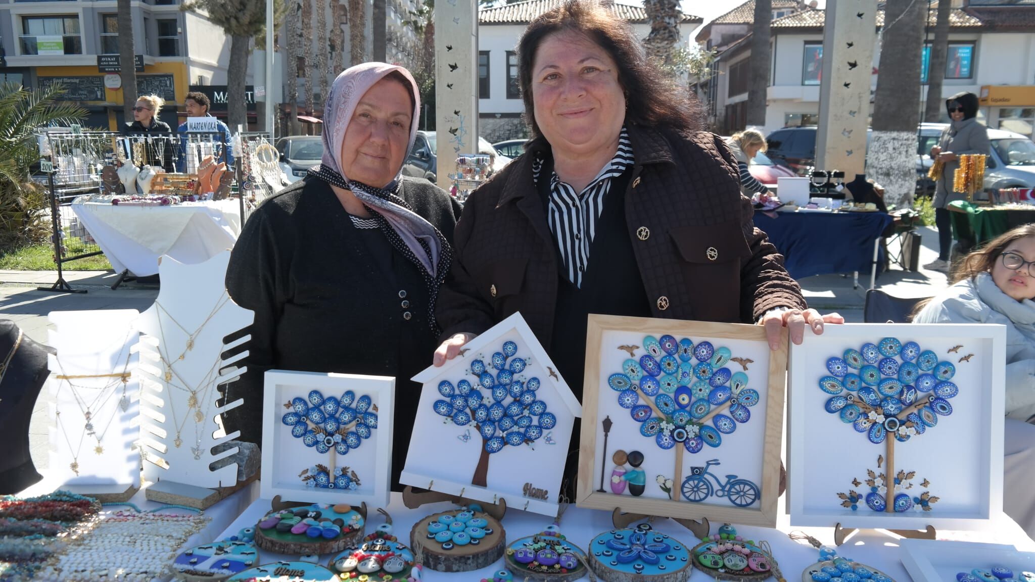 Emek Uretim Ve Dayanismanin Kalbine Kadin Eli Degdi 645105 D3848829Da0B2D3290Eec2Fd5D31B3D5