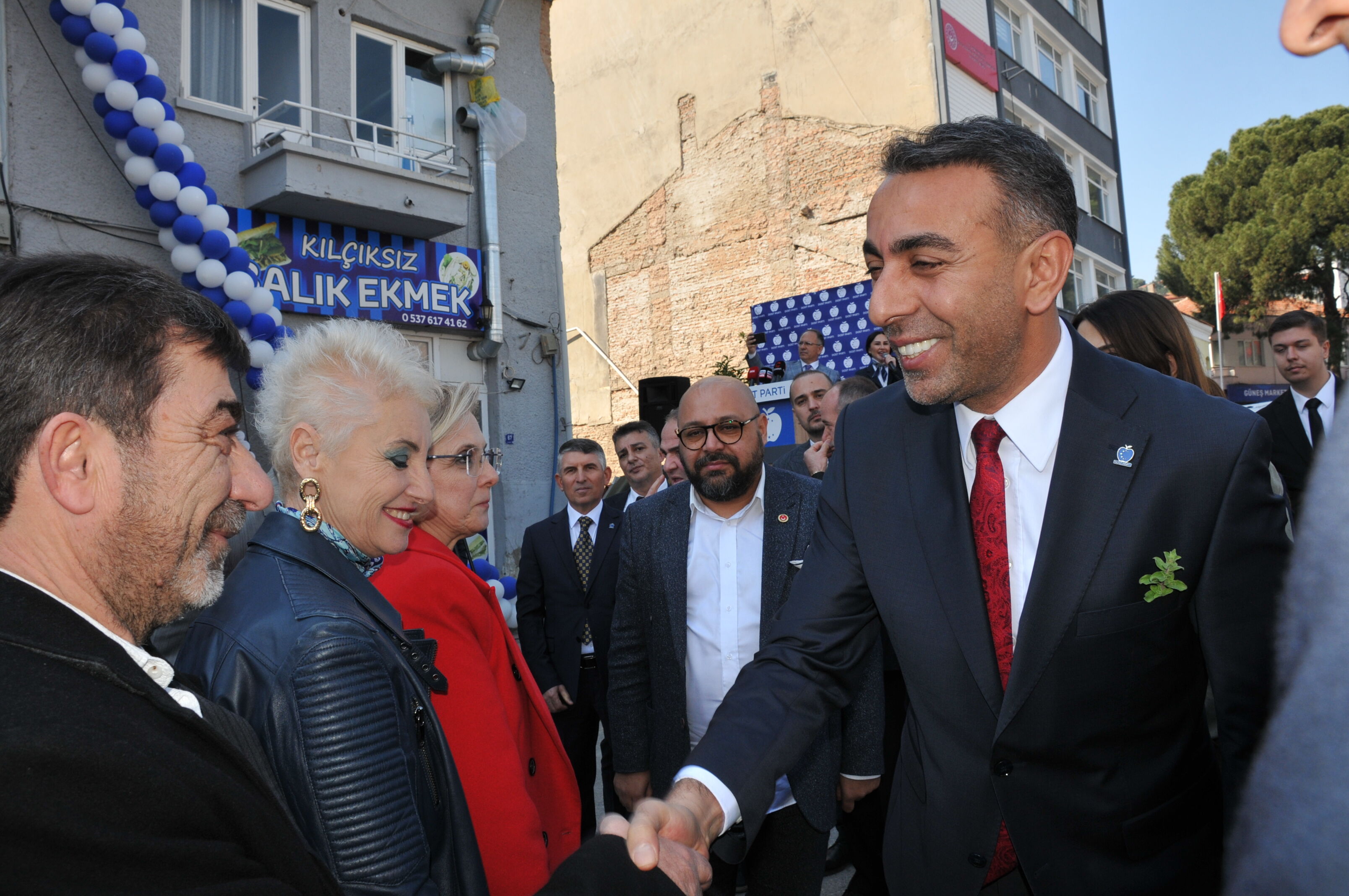 Esin Aydinda Parti Binasini Torenle Acti 643381 Fefd372A97E819Ae54E4330E5D893931