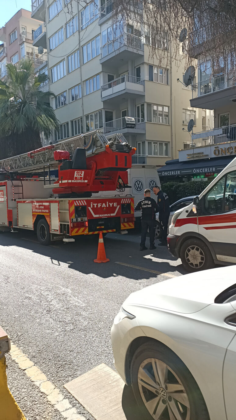 Evinde Dusen Yasli Kadini Itfaiye Ekipleri Kurtardi 643600 B9993Deeaa75517Ccef7A05E9Dfbc378