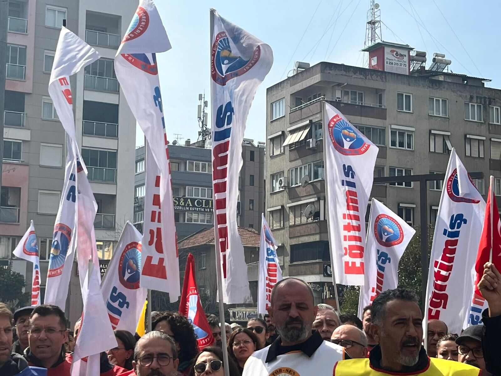 Fatma Ogretmen Icin Toplandilar Nazillili Ogretmenlerden Siddete Tepki 643895 B92Ccf135A49C25D5890741C33Fc4260