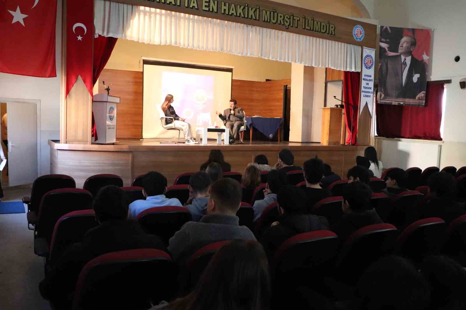 Gelecegin Medya Calisanlari Sektor Temsilcileriyle Bulustu 9Da653D7A1F68B9912779F248587Eeb2