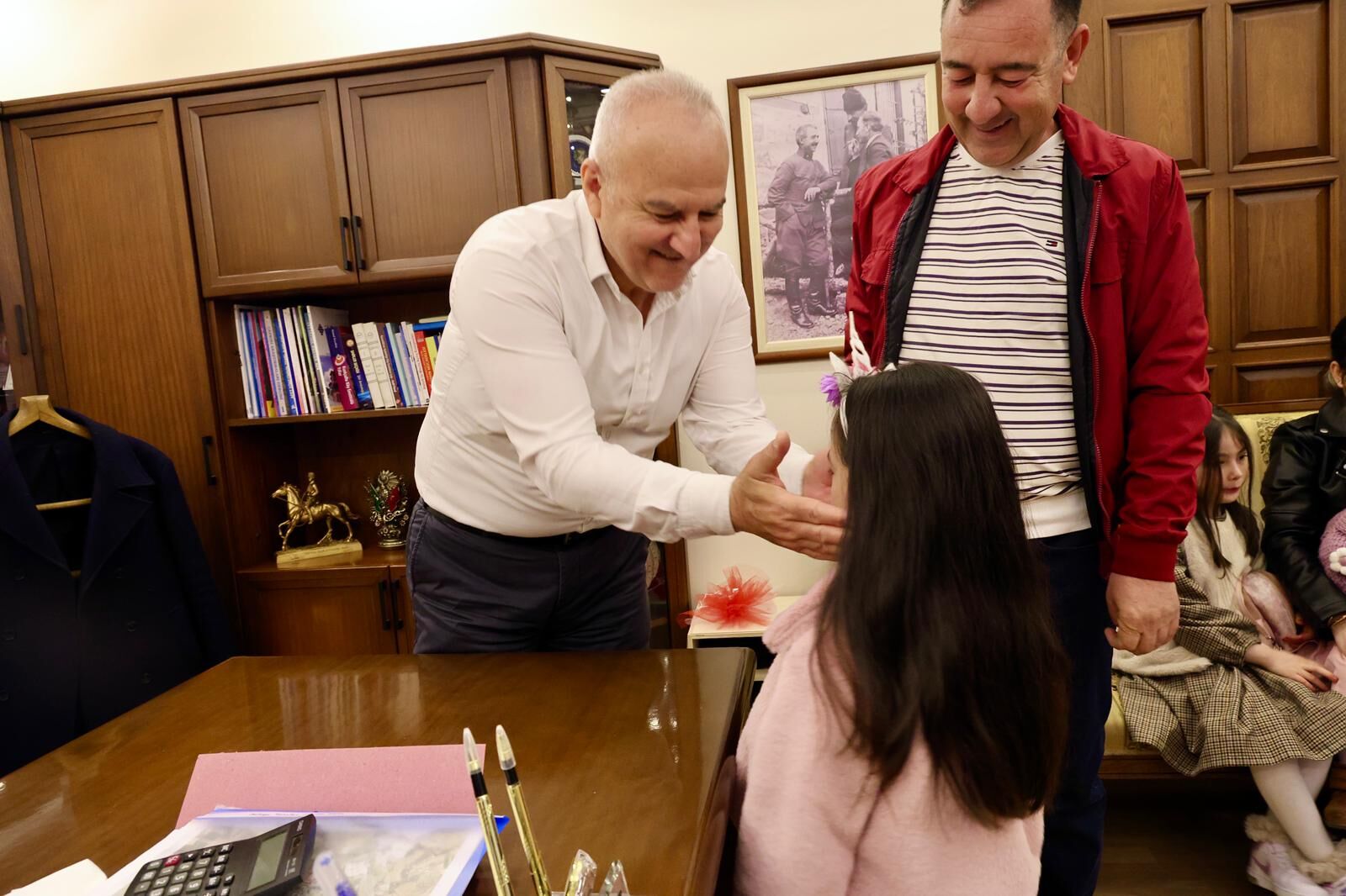 Gelenek Devam Etti Baskan Kivrak Hemsehrileriyle Bayramlasti 648850 3101F29135705Dd2Bdddb60Ebe478D0F