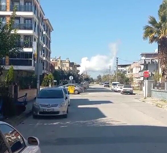 Germencikte Mahalleyi Duman Ve Koku Kapladi 645663 470B1Ce2F9Ecd864E50F3071653B2A43