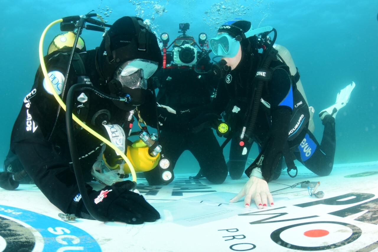 Guinness Dunya Rekoru Su Altinda Canakkale Sehitleri Icin Kirildi 647538 1B32Fbb3707F53Ddd36168183A6E6D0A