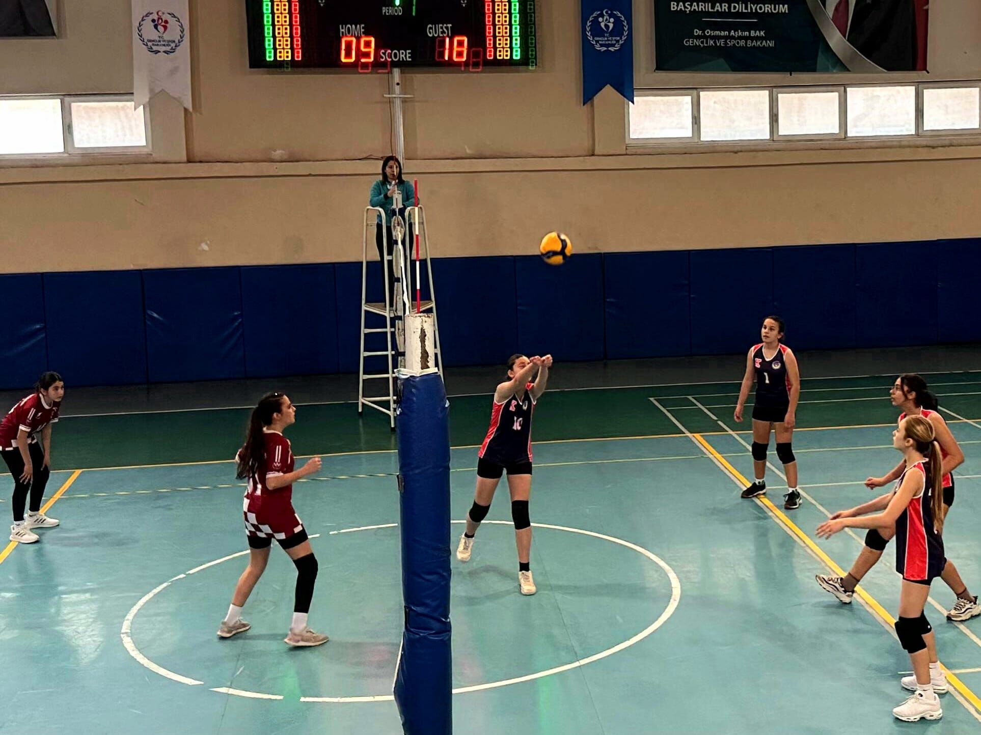 Incirliovada Voleybol Heyecani Sampiyon Cemal Gurbuz Atik Ortaokulu 644386 987B1B4928309Af01Fa43064F7D31306