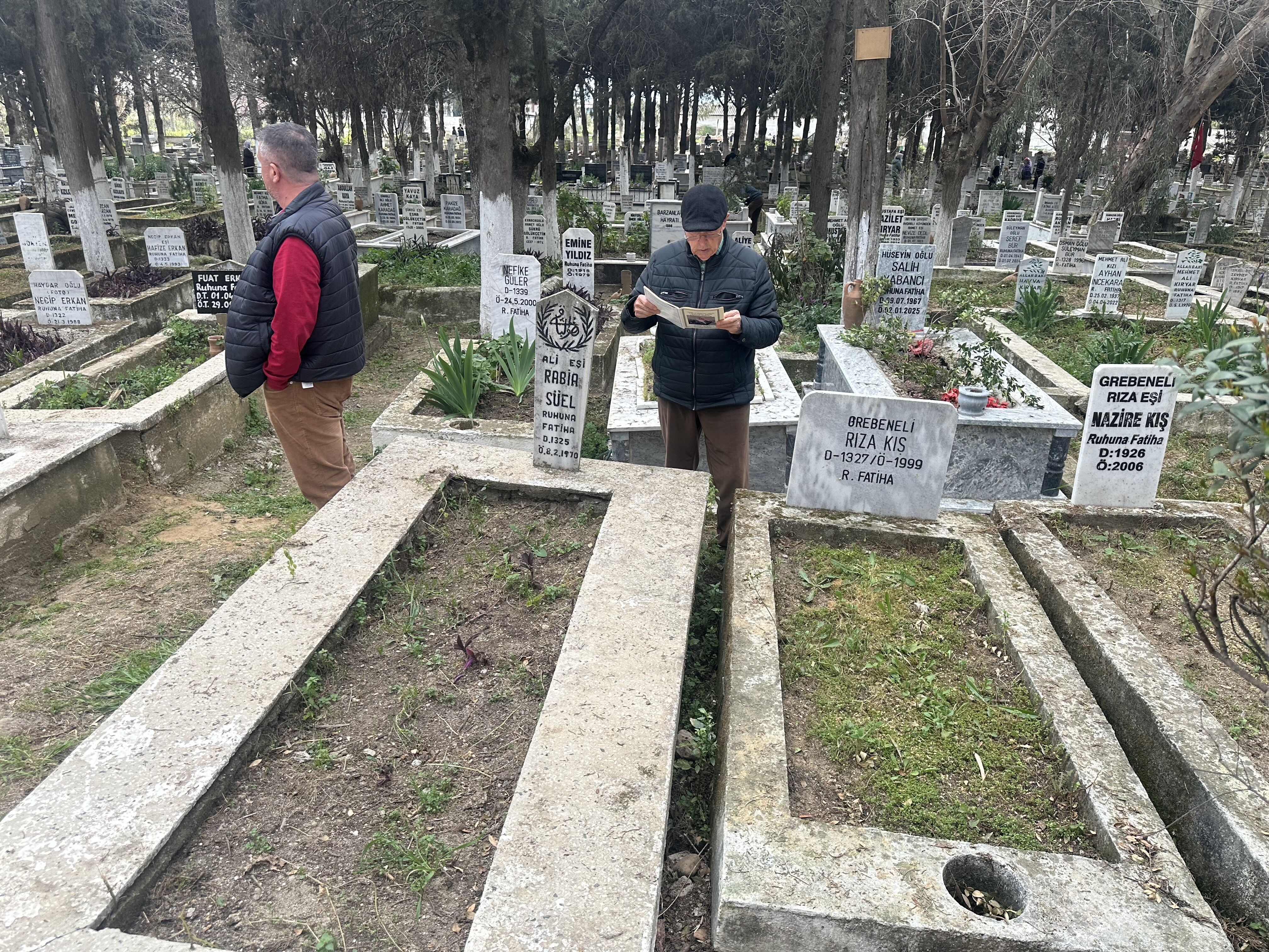 Incirliovalilar Mezarliklara Akin Etti 648654 23F693247F0A613E93D22D4A45Eecc08