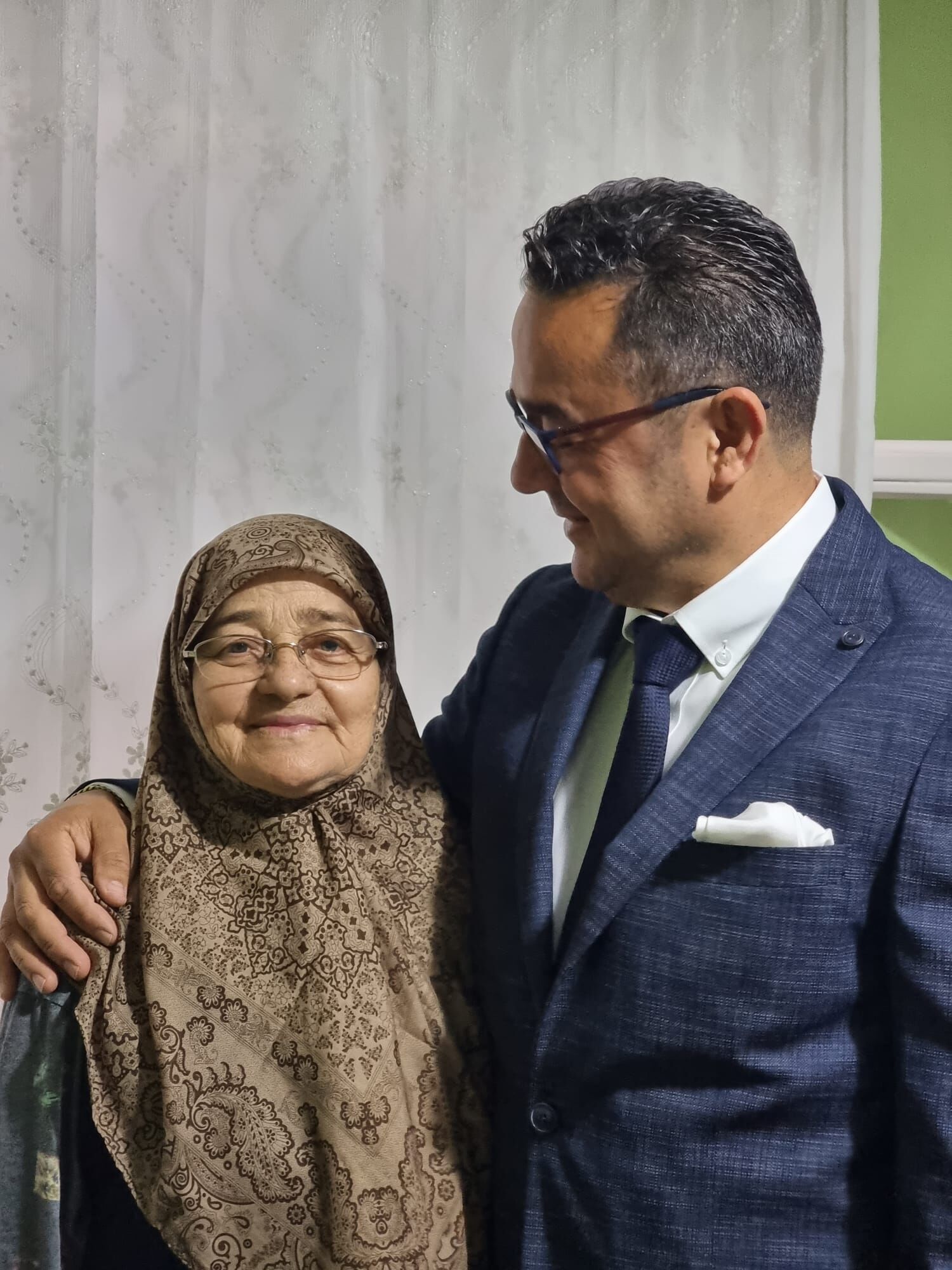 Ingilteredeki Kariyerini Birakti Annesi Icin Karacasuya Dondu 650431 201F4D335318Ebbf46F36B634942930A