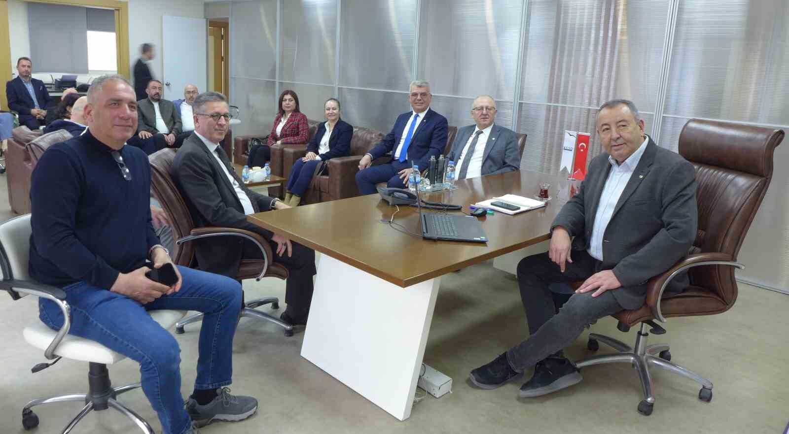 Is Dunyasi Temsilcileri Kusadasinda Bulustu F16D1C96F318F92Dfcf3208C5786D949