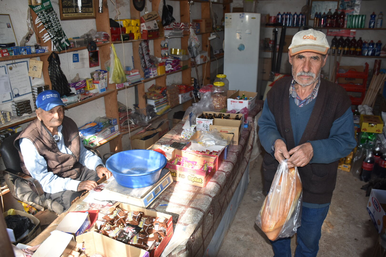 Karacasuda 90 Yasinda Bakkallik Yapiyor Huseyin Dede Yillara Meydan Okuyor 650830 B5A07Cc4C7Bad29Ba27Ef638F4700B7E