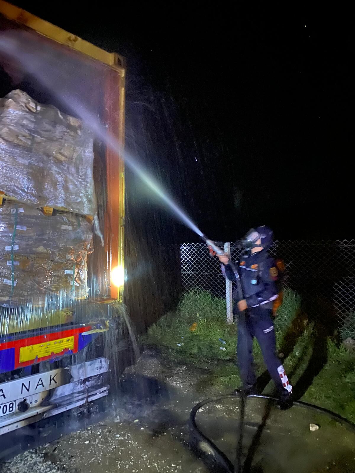 Karacasuda Tehlikeli Anlar Kimyevi Malzeme Yuklu Tirda Yangin Cikti 645421 01309A5D60F963E8Cca4Fe786C032C56