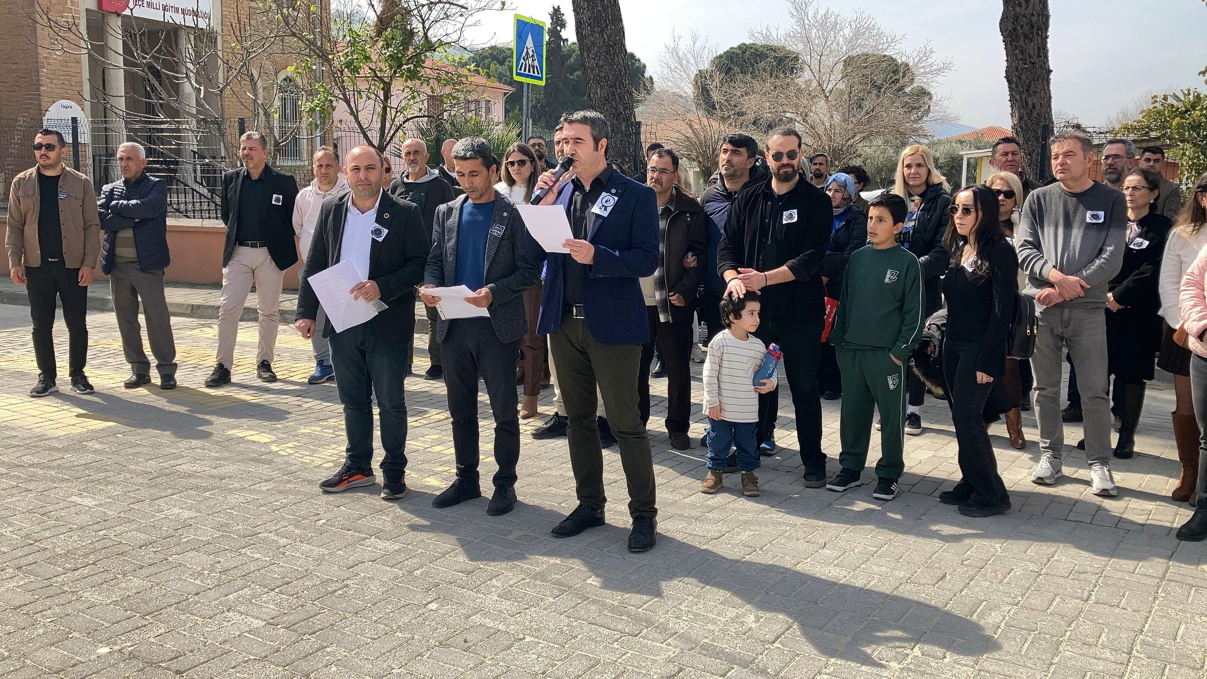 Katledilen Fatma Nur Ogretmen Icin Yenipazarda Toplandilar 644227 Bf4F05A9Ed1Fe54Ecbfec6Be9C621A55