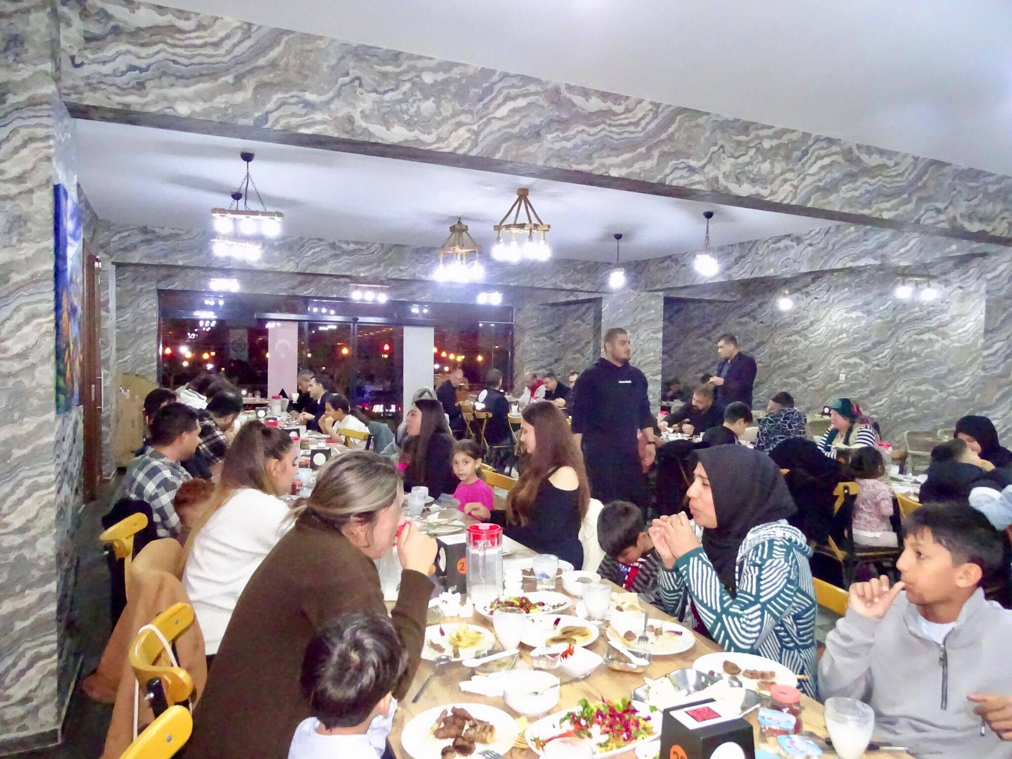 Kaymakam Abay Roman Vatandaslarla Bulustu 646480 504A09E460Eaf0Af33Ef6908Db023672