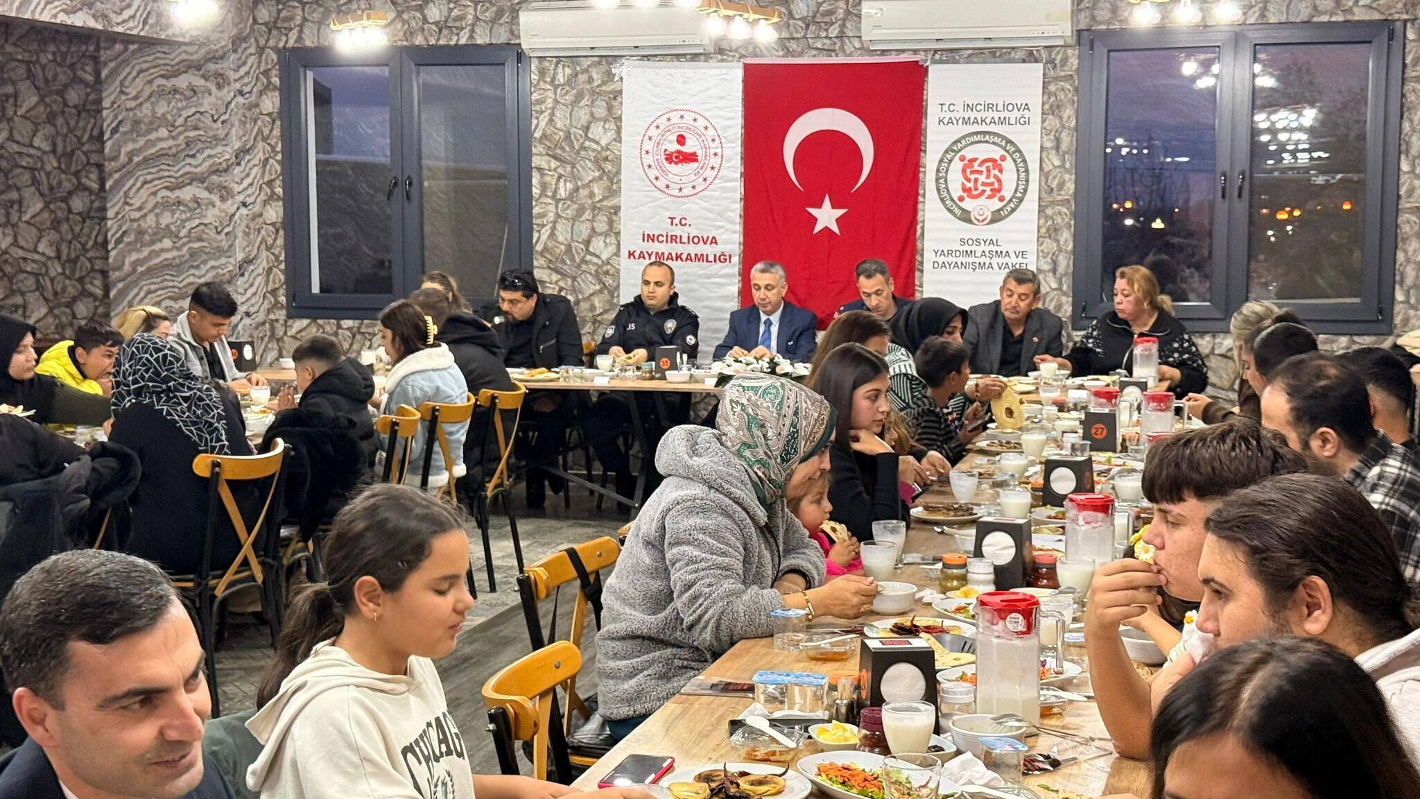 Kaymakam Abay Roman Vatandaslarla Bulustu 646480 Bc3D1309A546Dab5214Bab7E9Addda44