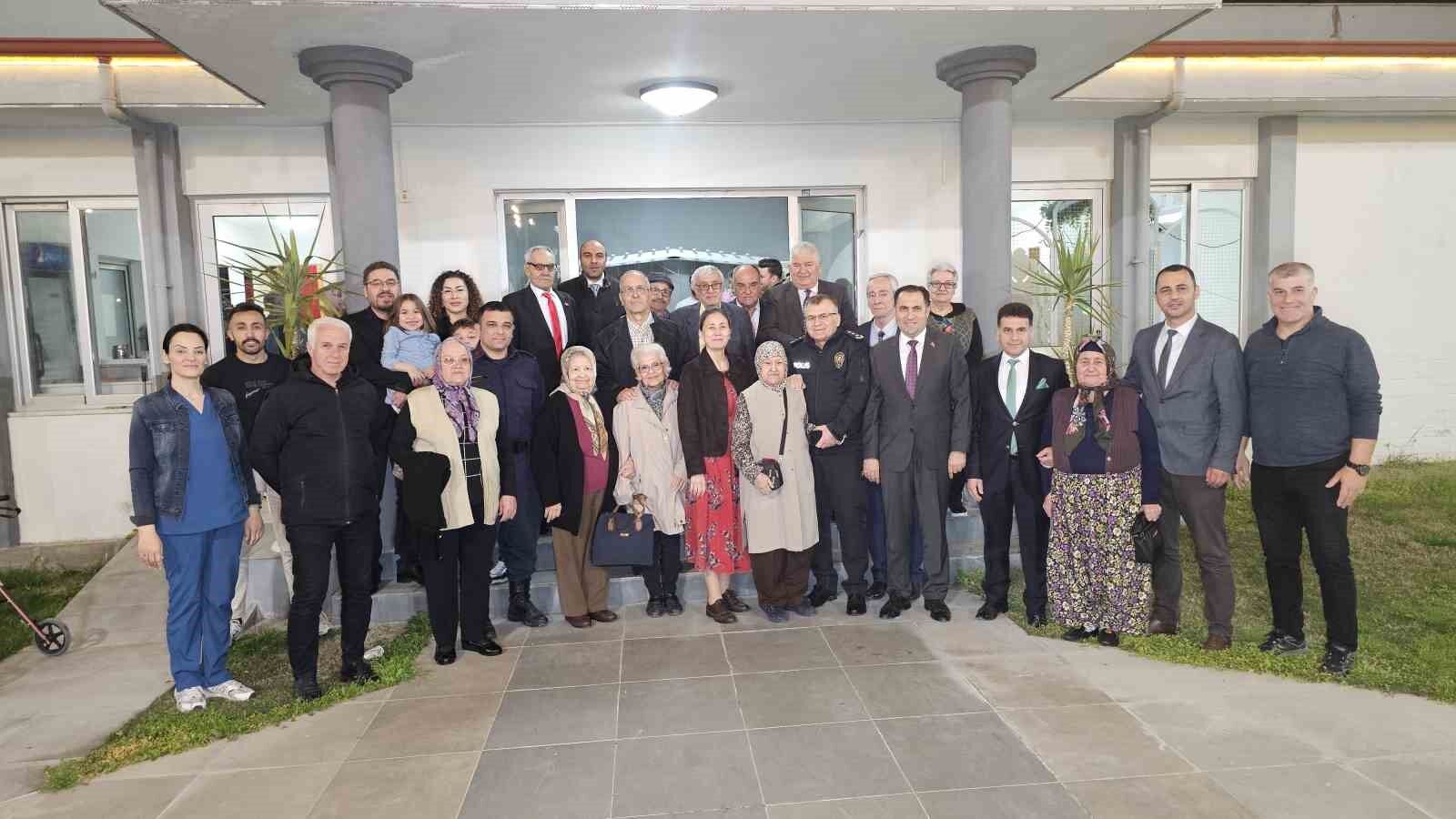 Kaymakam Kan Huzurevi Sakinlerini Iftarda Agirladi 228Bc2B3C71E9E601Cab7E944C1890De