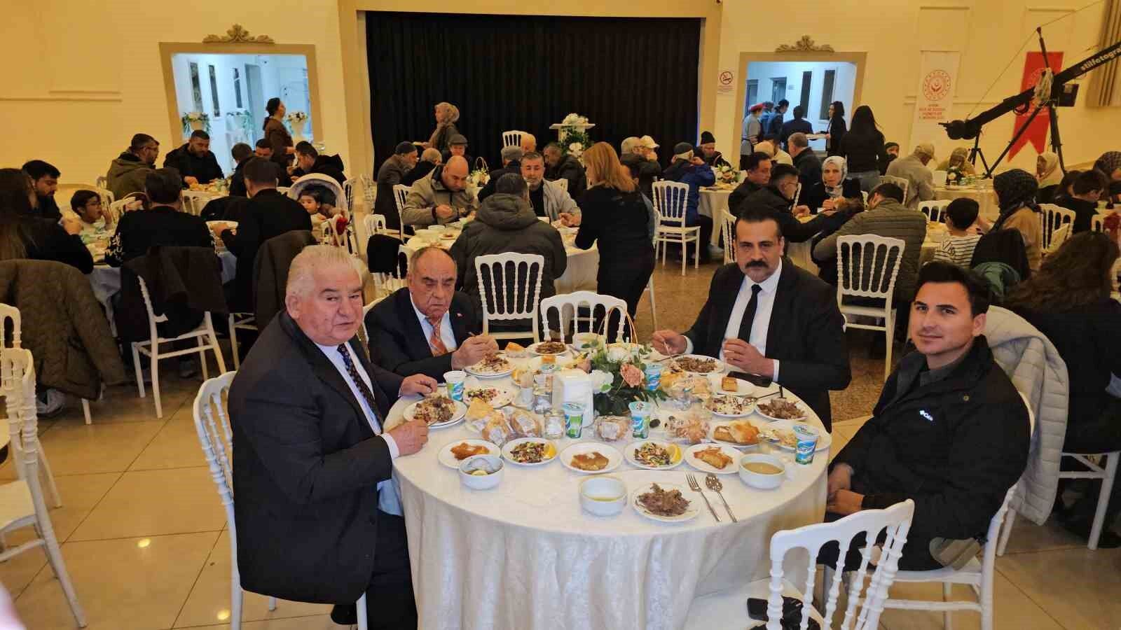 Kaymakam Kan Huzurevi Sakinlerini Iftarda Agirladi 4Db0C2B4051E37Bfedcdb414121193Ba