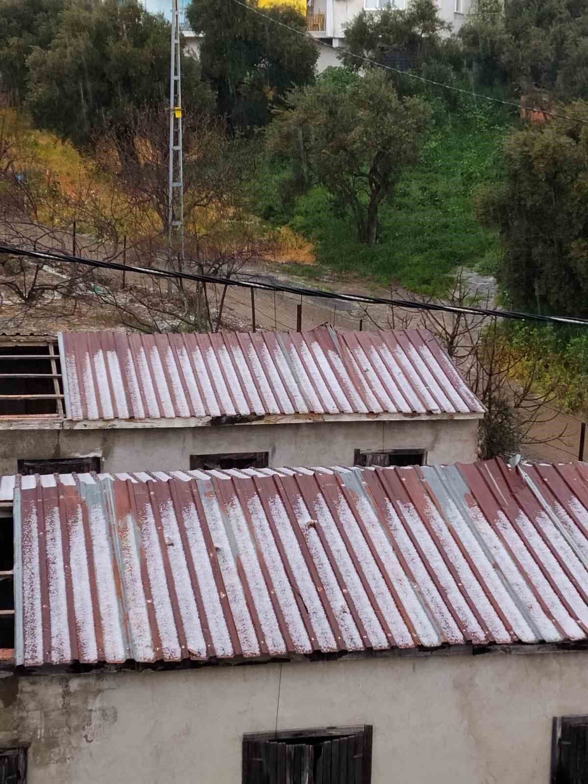 Koskte Dolu Yagisi Etkili Oldu Yollar Beyaza Burundu 4F411D5E8Abdb8A177E64B41F3975102