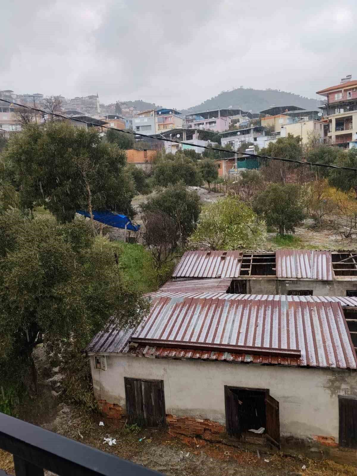 Koskte Dolu Yagisi Etkili Oldu Yollar Beyaza Burundu B72Fade32D63E5140226B0E28678D033