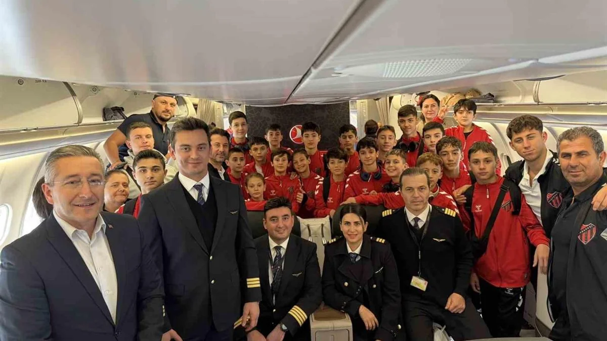 Kucukadaspor Kafilesi Kusadasinda Aileleriyle Kavustu 645764 2Df93D6C8Eb1Bc31E4F119A40039Fff3