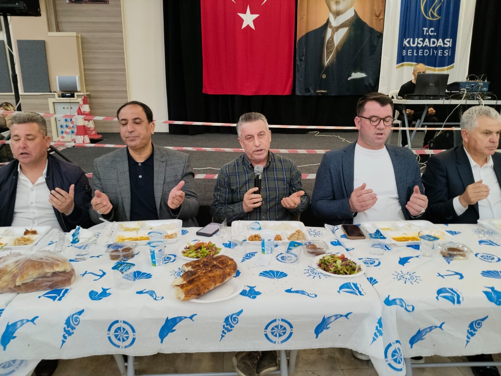 Kusadasi Esnafi Ramazan Bereketini Gonul Sofrasinda Paylasti 644292 50Efe7C861E6A29D7B462A8017Eb8B3B