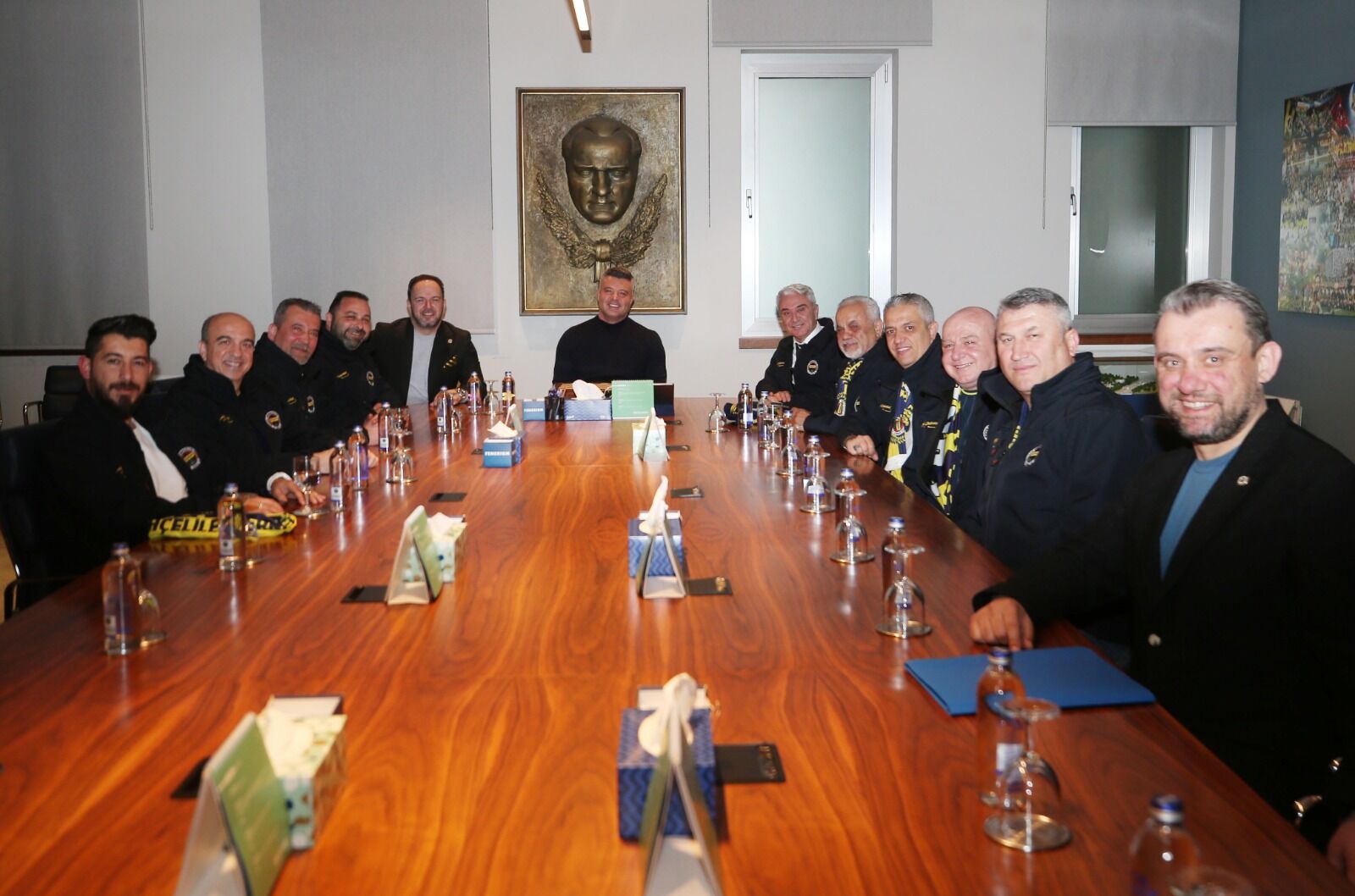 Kusadasi Fenerbahcelilerden Baskan Sarana Ziyaret 645650 Ded5Fb44Aca0Aa75A13Fe104D12A8F10