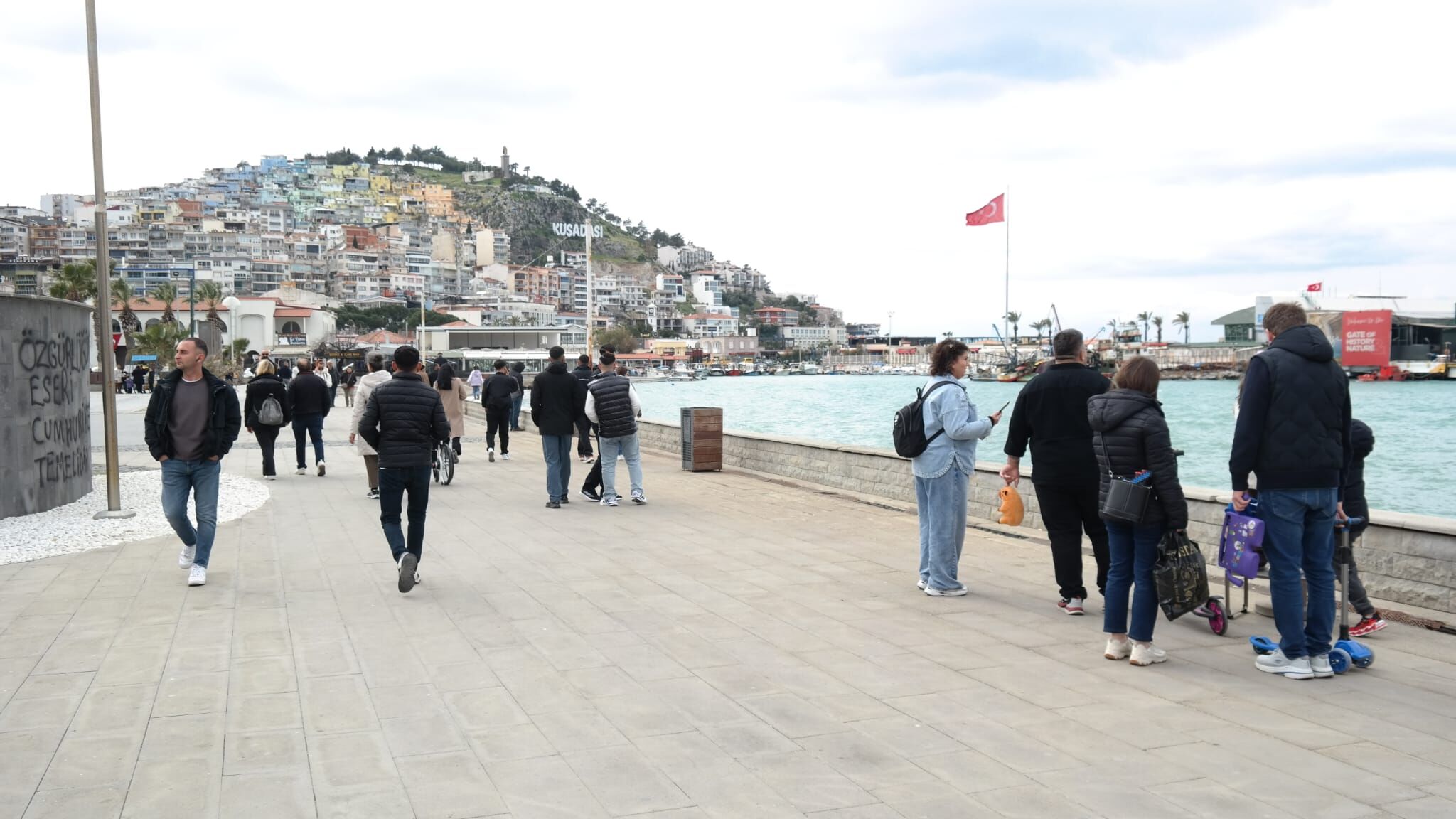 Kusadasi Geleneksel Bayrami Yogunluguna Kavustu 648914 4F03Eea438905662Ba52Beba6C345A67