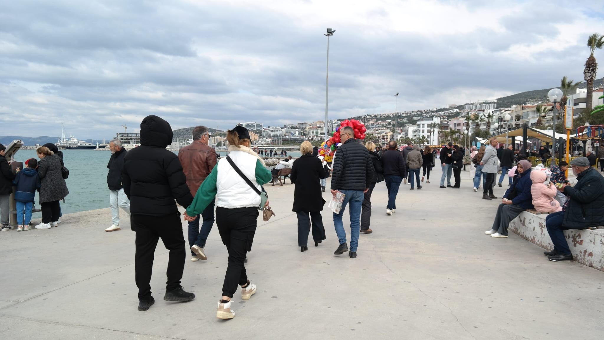 Kusadasi Geleneksel Bayrami Yogunluguna Kavustu 648914 A2F4D93Aacfbd791A79D3699773C2594