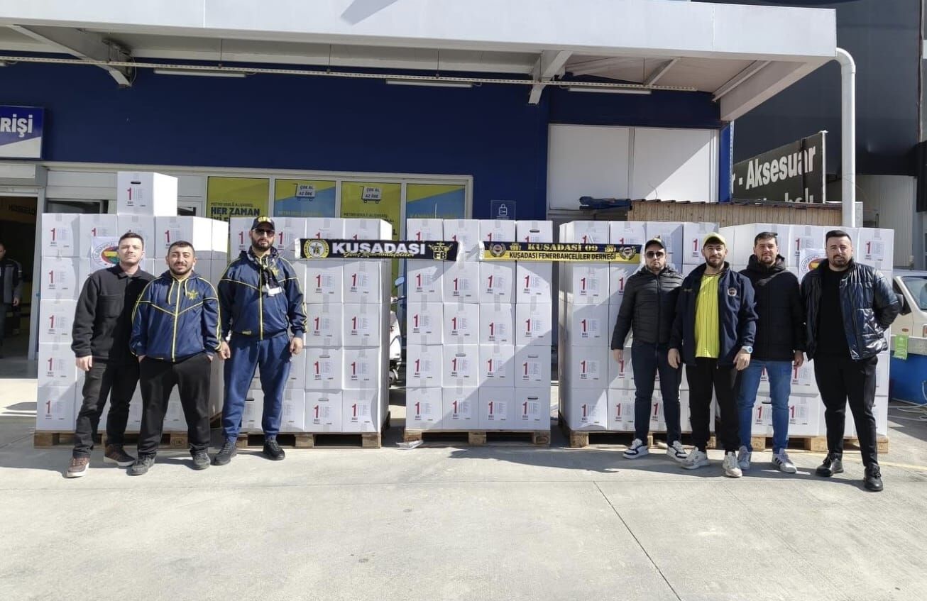 Kusadasi Genc Fenerbahceliler Iftar Sofrasinda Bulustu 643488 7B129D90B9838C5224858604A7D0D21A