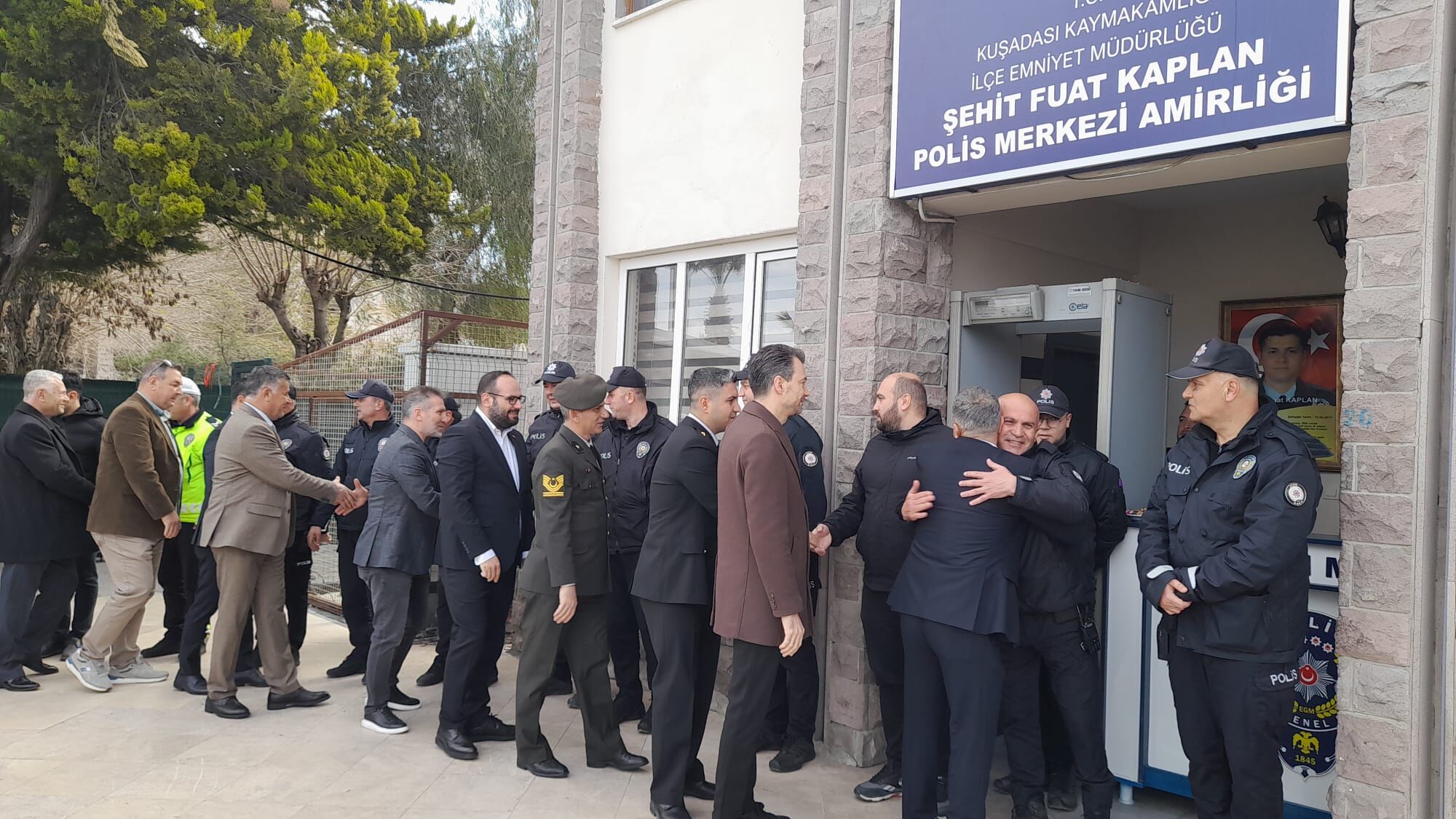 Kusadasi Ilce Protokolu Bayramlasti 648762 Bc78857Ede24E8F29C5040645839Ce4B