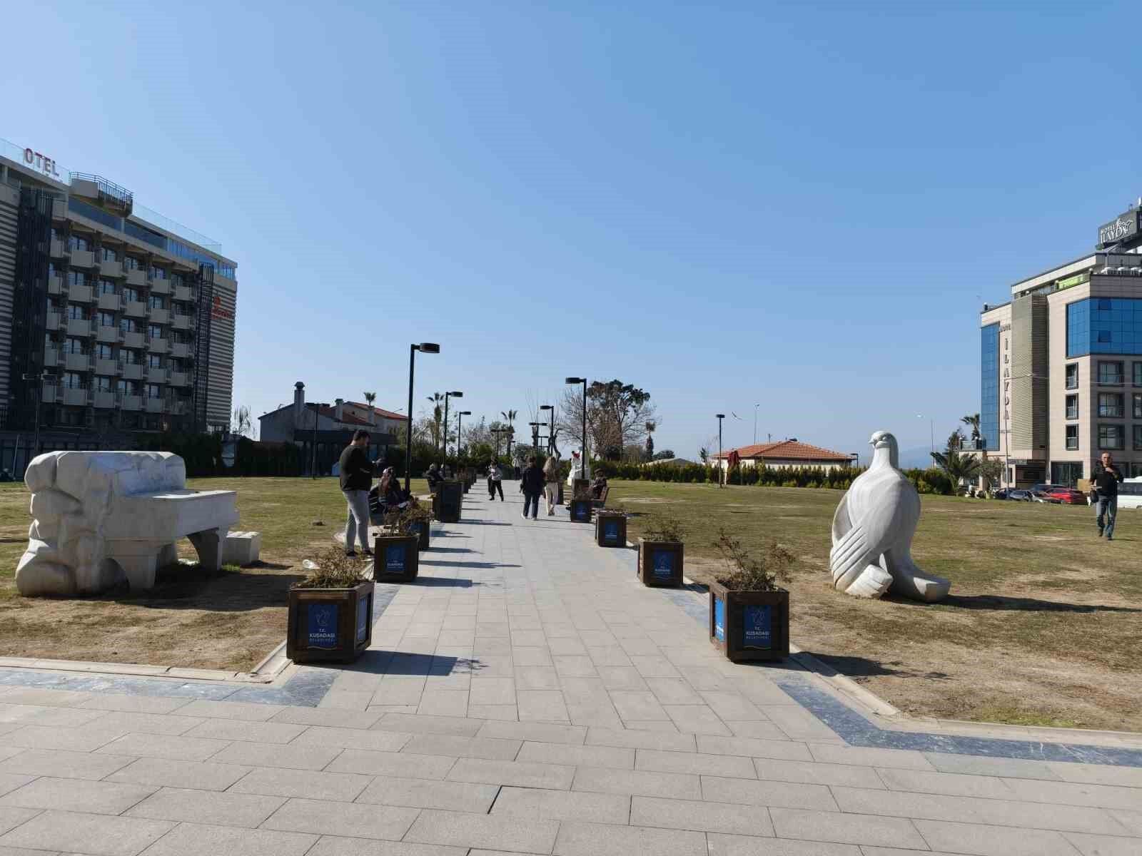 Kusadasi Mart Ayinda Yazi Yasadi 6B14311734Ffa56A3158Bed4Fca221Fc