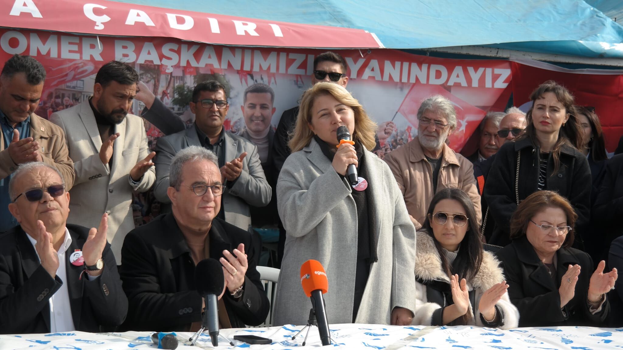 Kusadasi Ve Aydin Adalet Ve Dayanisma Cadirinda Bulustu 648657 575B354288444E01E8Df84E788B116D0