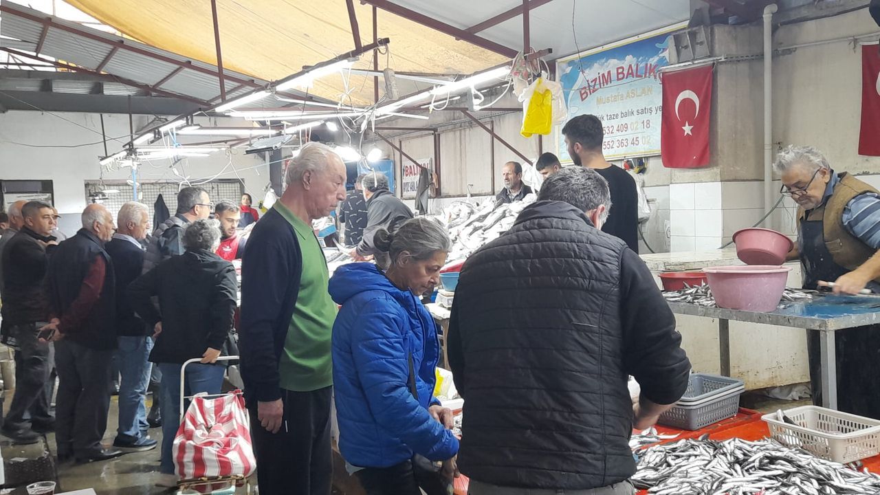 Kusadasinda Arefe Gunu Yogunlugu Sevindirdi 648578 Cac19Ef0E4Bb87D048D8Bbb8Ab2Dd05A