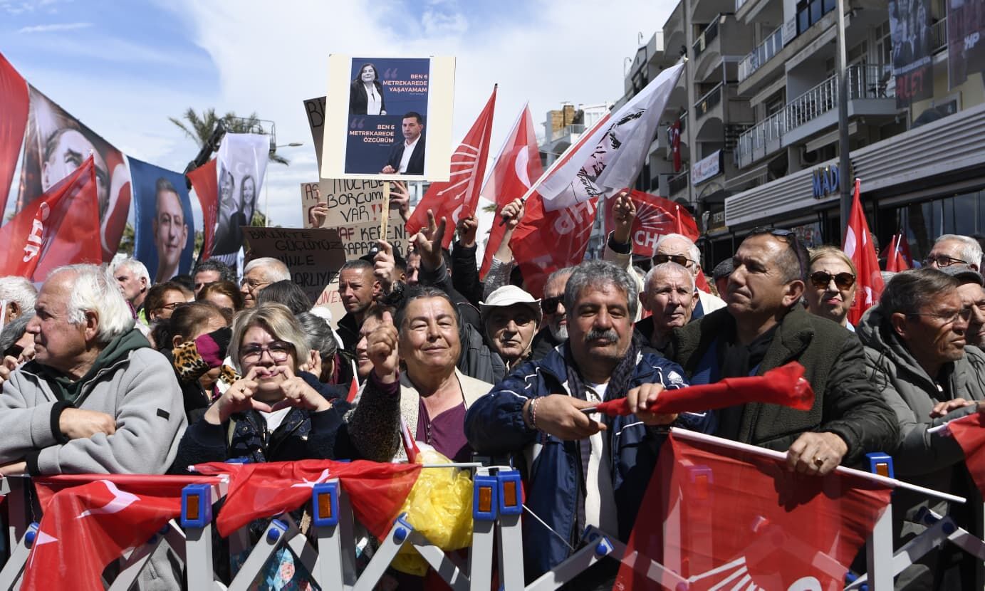 Kusadasinda Omer Genele Buyuk Destek 650836 45F70Ede5E8Ac9514784E7E94Ed69B25