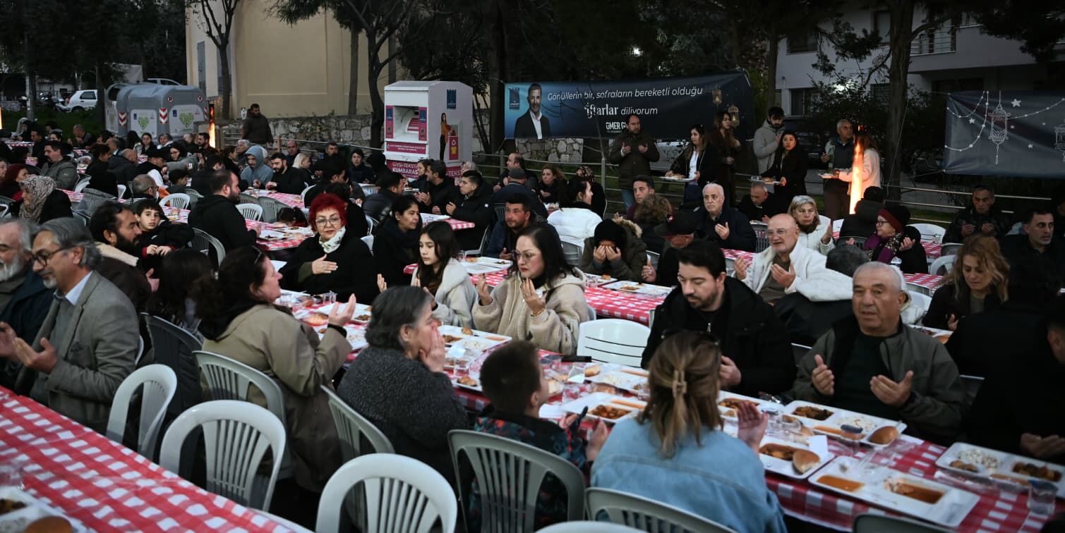 Kusadasinda Ramazan Bereketi Paylastikca Cogaliyor 643701 Fb51219B2080F5A648E99Dfacf1B97Cd