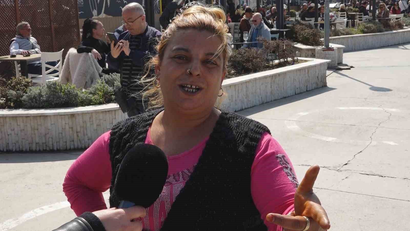 Kusadasinda Vatandaslardan Baskan Gunele Destek 3787Dc71782Ae1543F7A0Fca2F672034