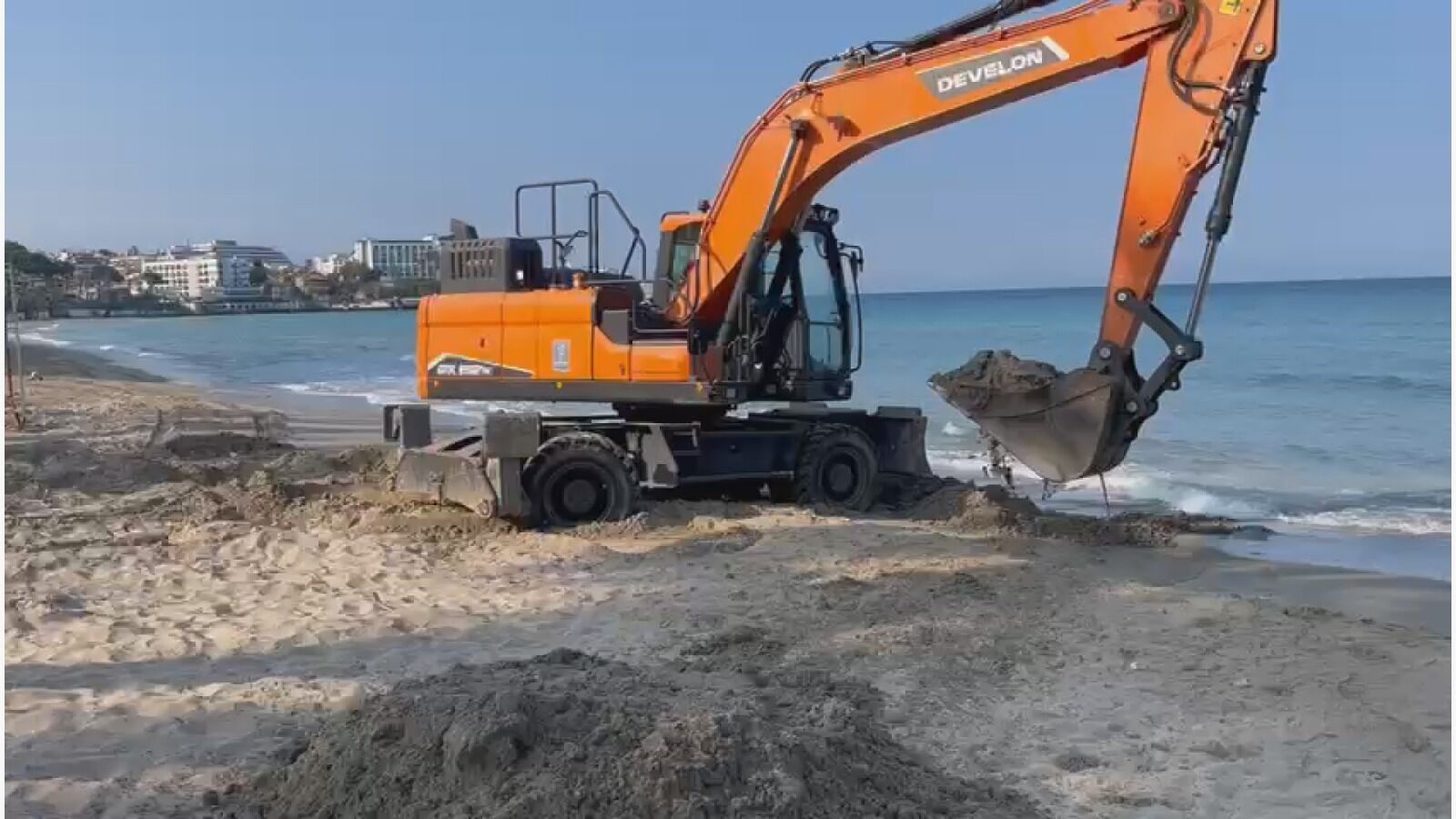 Kusadasinin Unlu Plajlari Sezona Hazirlaniyor 650397 062F611Ffae11Cd5De08A08F9Aa8Fc73