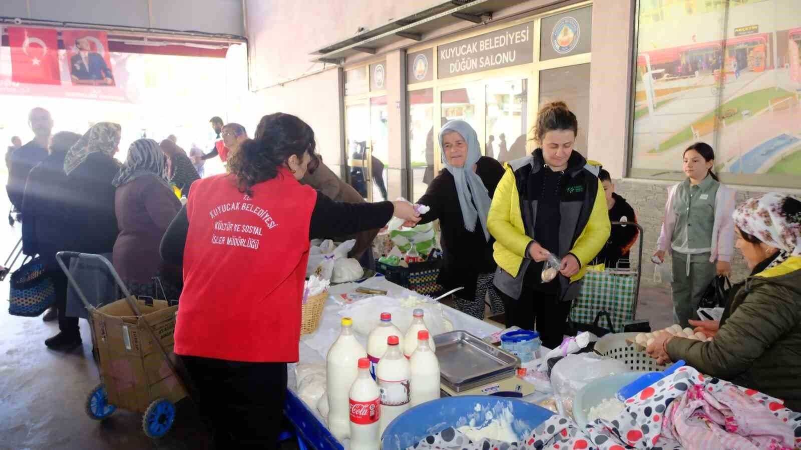 Kuyucak Belediyesi Pazaryerinde Kadinlarin Gununu Kutladi B1527276F0265487977C2Ce19D5765B6