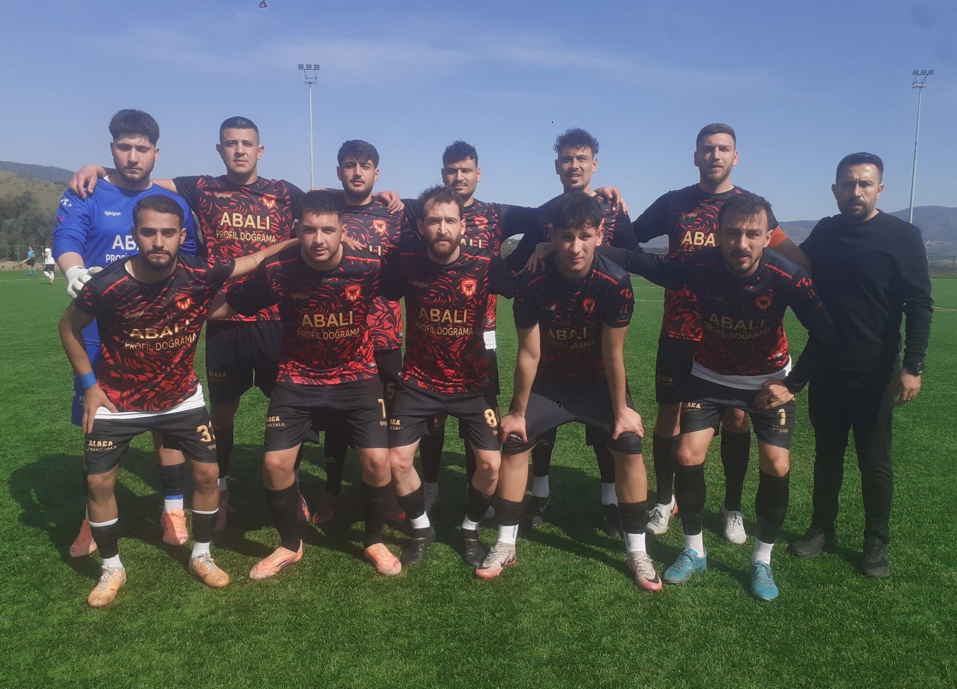 Kuyucak Yamalak Umudunu Surdurdu 4 Gollu Galibiyet 646395 9030De4Adcba7B0Bfeb511C05428E571