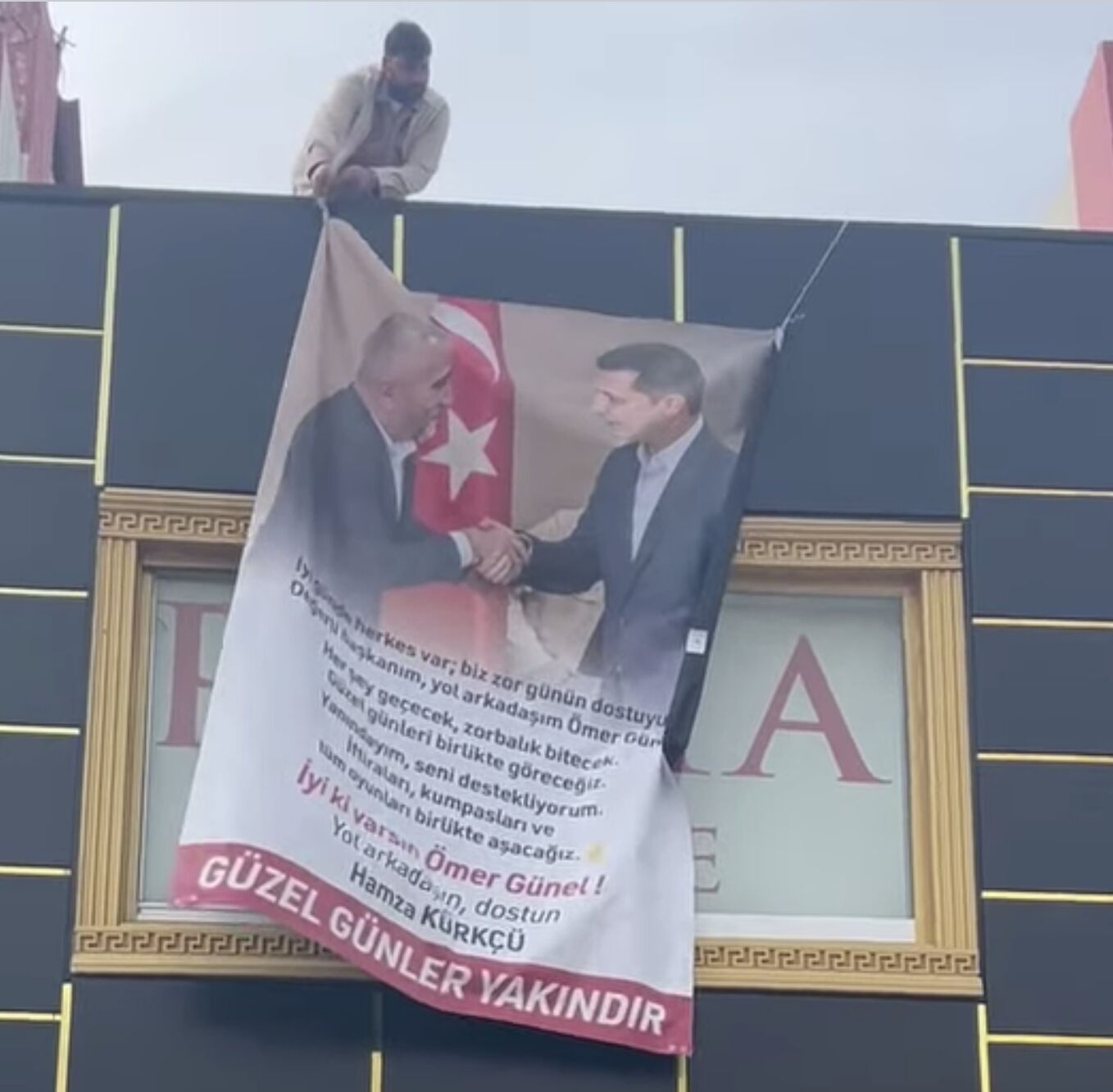 Meclis Uyesi Kurkcuden Baskan Gunele Destek Pankarti 648369 4389F1Eac363B38D4A140D4335F17F0A