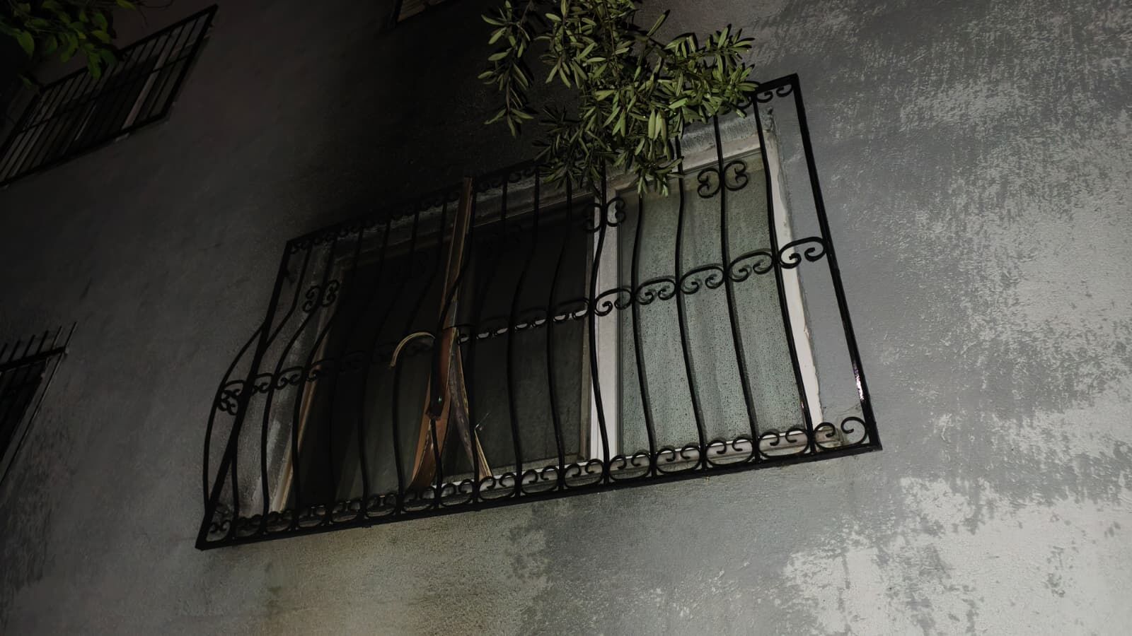 Motosiklet Yangini Eve Sicriyordu Nazilli Geceyi Ucuz Atlatti 643924 E403D240A6024E05A4678A9D312C6B46