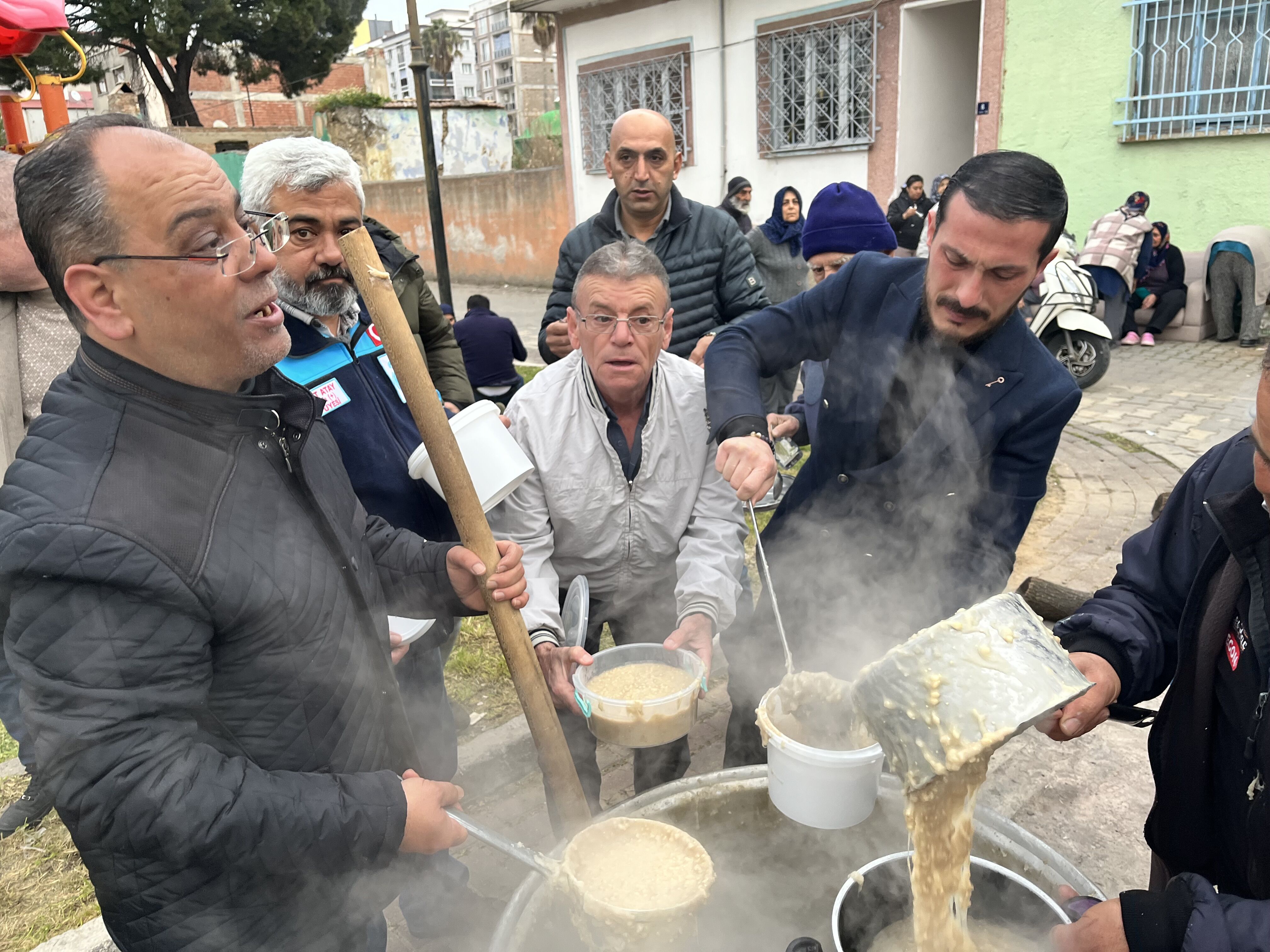 Nazillide Bayram Sabahi Keskek Kuyrugu Imece Gelenegi Binleri Bulusturdu 648720 B21E890Be1809De3Bc69Bc83070F9B76