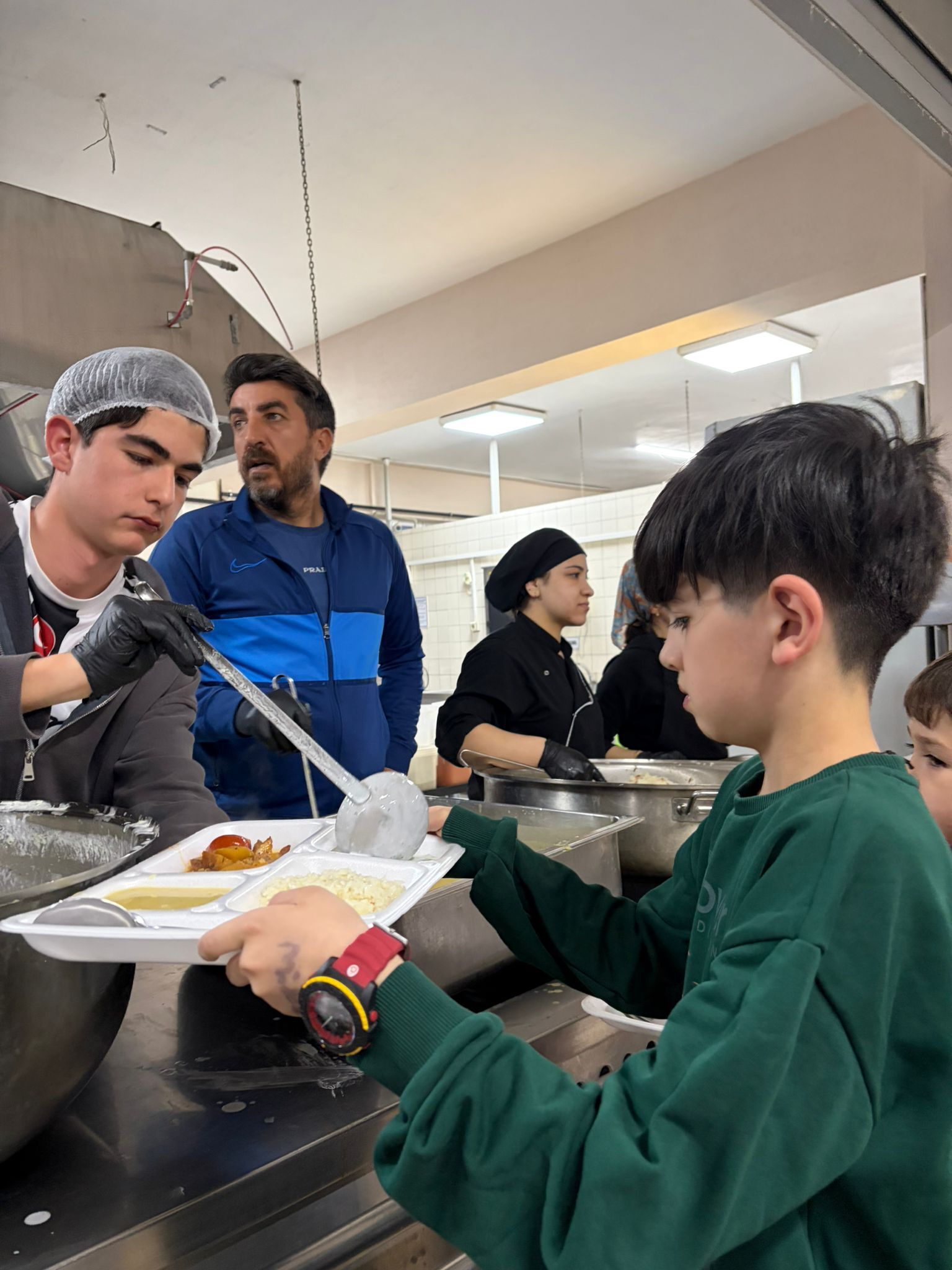 Nazillide Buyuk Aile Sofrasi Ile Ihhnin Ilk Iftari 647409 006250D2Ef89D8C35208Ae05073A6D4B