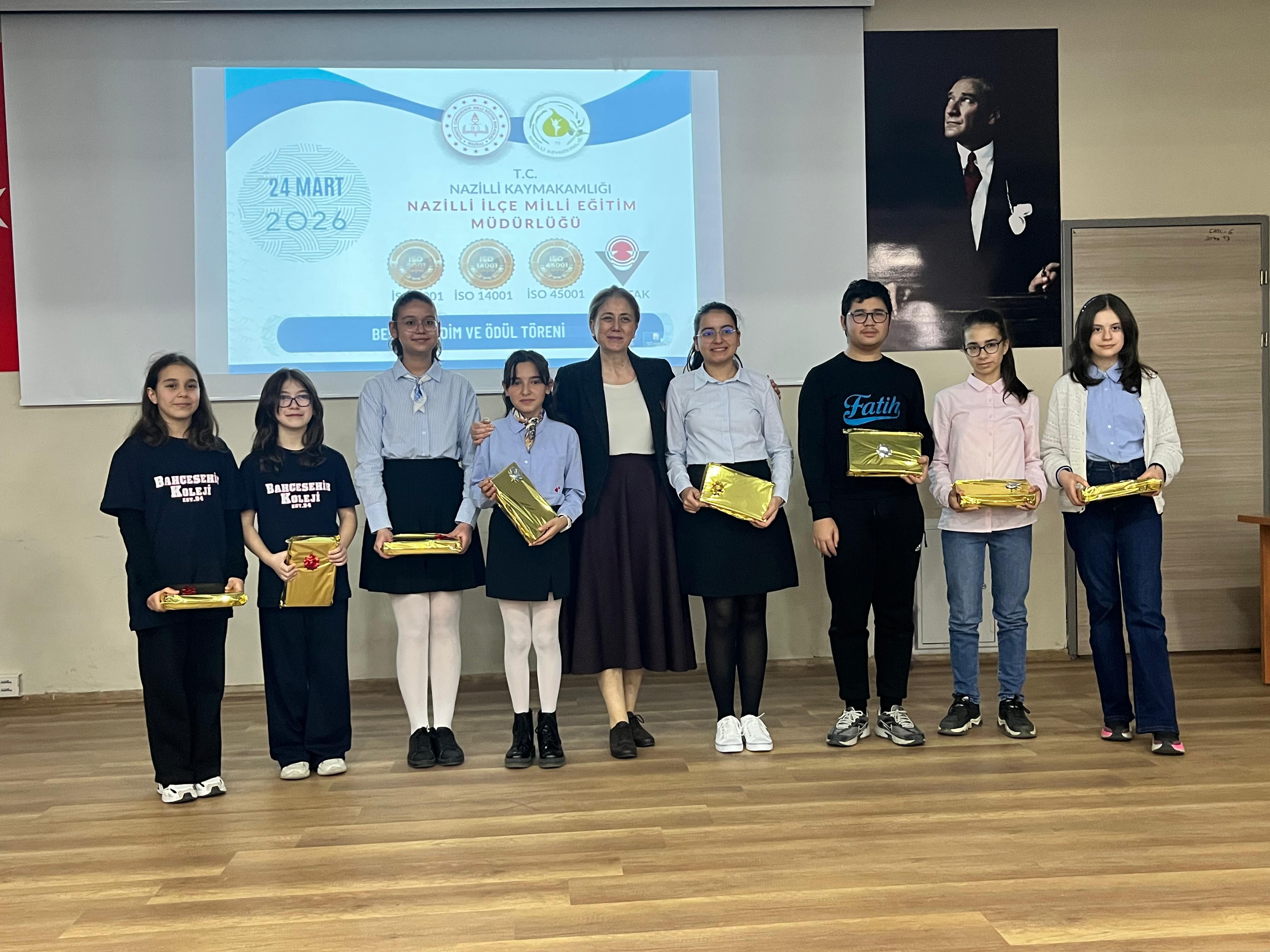 Nazillide Gururlandiran Tablo Bilim Ve Kalite Odullendirildi 649583 4B1F4C728700C9B9715631B4E528Df11