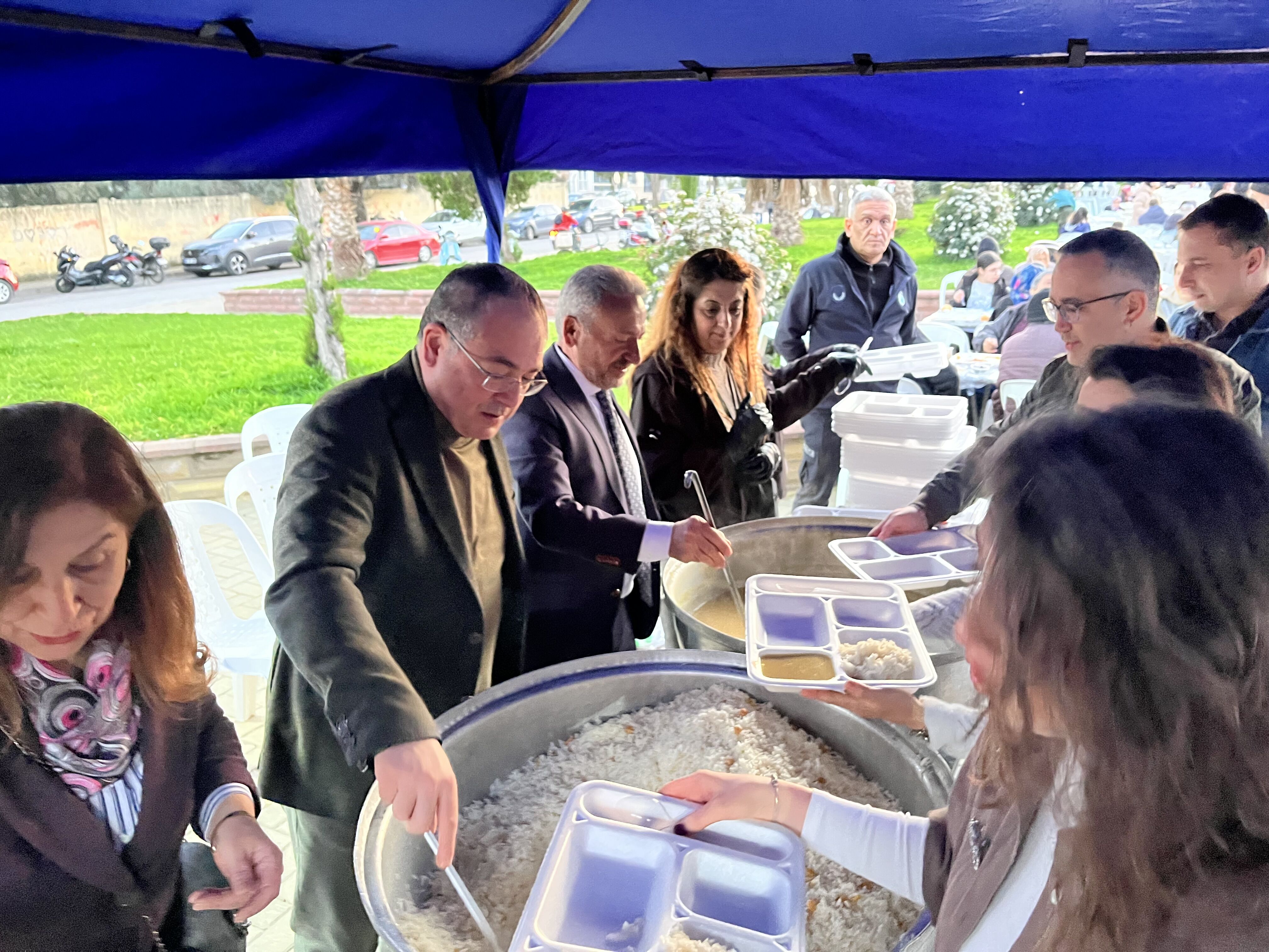 Nazillide Iftarda Chpli Belediyelerden Govde Gosterisi Birlik Beraberlik Ve Dayanisma Ornegi 645774 9A8796Ac3020250A2Eba2Fea931E9C2C