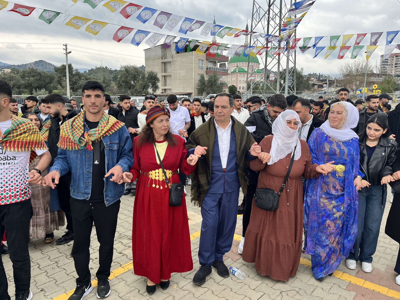 Nazillide Nevruz Coskusu Ates Yakildi Halaylar Cekildi 648926 95538356C5Ec3C42D579Dadbc5B6E124
